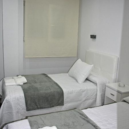 Pension Reina Josefina Сантафе Экстерьер фото