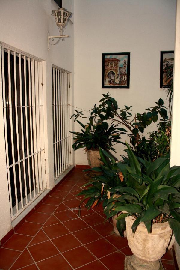 Pension Reina Josefina Сантафе Экстерьер фото
