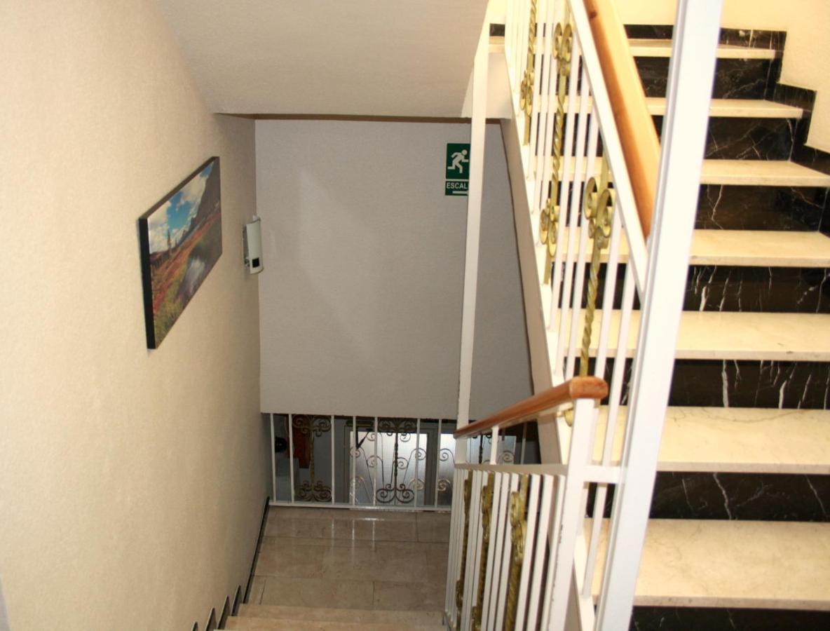 Pension Reina Josefina Сантафе Экстерьер фото